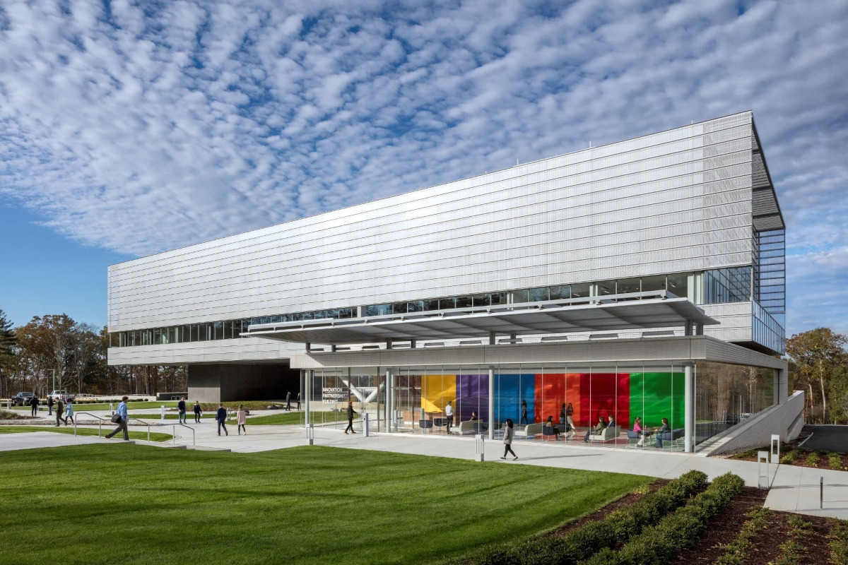 Tescan acquires FemtoInnovations and launches Laser Technology Business Unit 