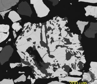 Ứng dụng của SEM trong Chế biến quặng 